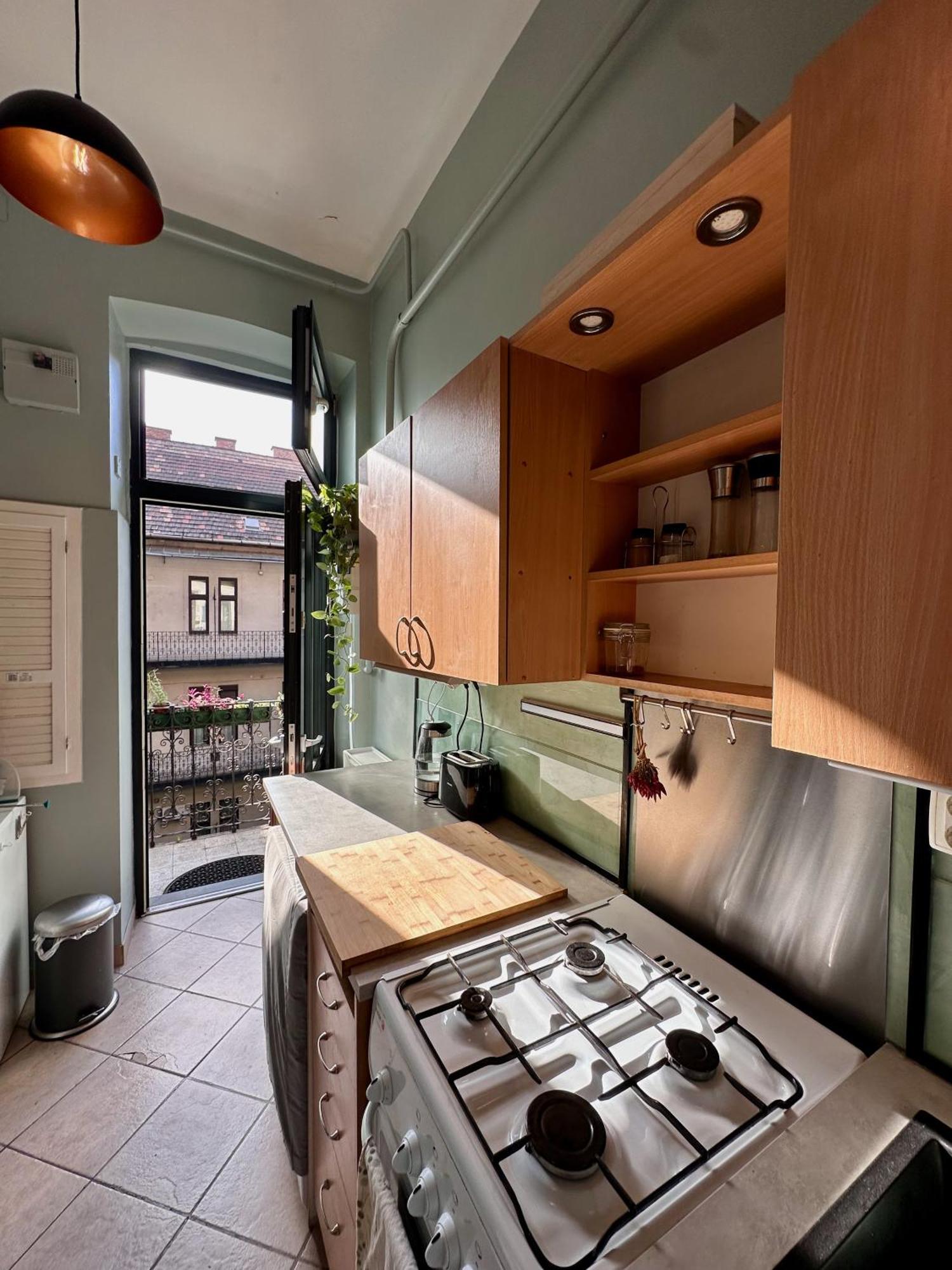 Centrally Located Studio near Keleti Pályaudvar Budapeste Exterior foto